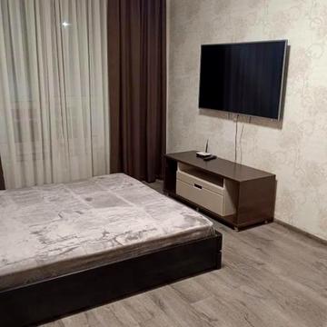 Практична вул., 4