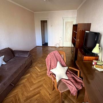 Науки просп., 13