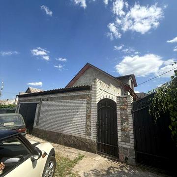 Дім,Будинок на Космосі,вул.Юності 54.