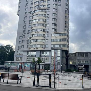 Вадима Гетьмана вул., 1-Б
