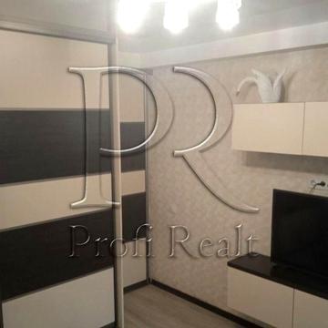 Братиславська вул., 32