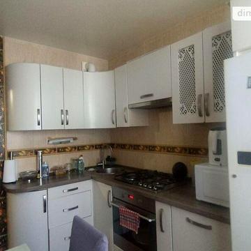 Довгострокова оренда 3к Квартира Левка Лук’яненка (Ватутіна) вулиця