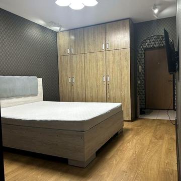Академіка Шалімова вул. (Героїв Севастополя), 33