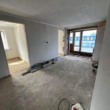 Продам 3-х кімнату квартири під фінішний ремонт в центрі