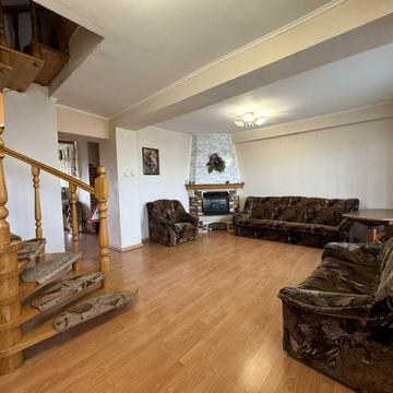 Продаж 4-кімнатноі квартири по вул.Грабянки