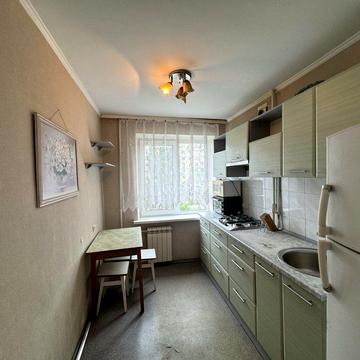 Героїв просп., 30