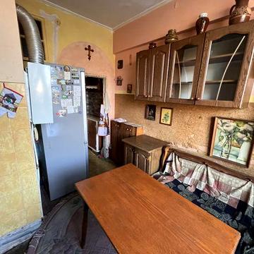 2кім сталінка біля драмтеатру