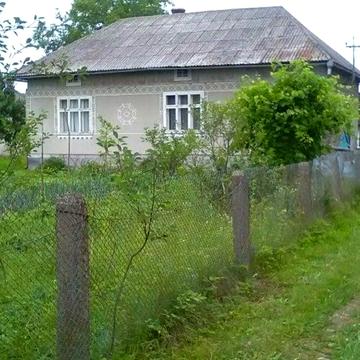 Будинок у дуже гарному і зручному місці. 5км до Епіцентру