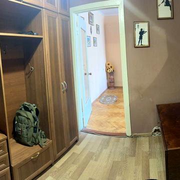 Двох кімнатна квартира на другому поверс пятиповерхівки. ЖК Кременчанка