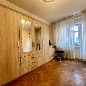 Золотоустівська 32 квартира, район Вокзалу, Цирк
