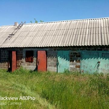 Продам дачний будинок та недобудований будинок в районі