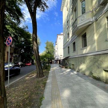 Продам 2-комнатную квартиру в тихом центре, ул. Ефремова / Ворошилова