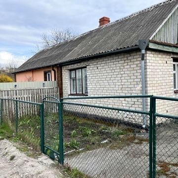 Продам половину будинку у центрі міста Звягель