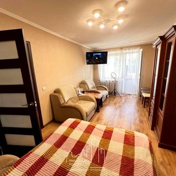 Продам затишну 1-кімнатну квартиру в самому центрі міста!