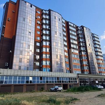 Мостобудівників вул., 18