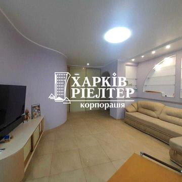 LS 55 Продаю 4-х кімнатну квартиру+паркомісто.