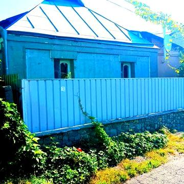 Продаж будинку в центрі.