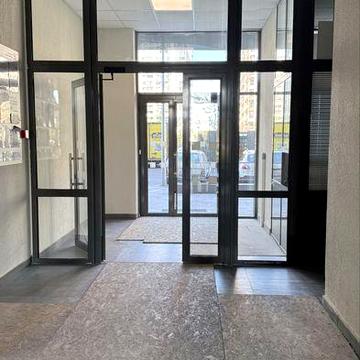 Продаж 2-кімнатної квартири в ЖК Варшавський -2, вул. О. Олеся ЖК Варшавський-2