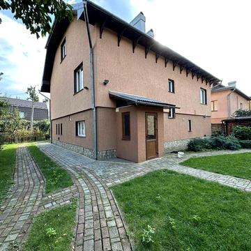 Будинок готовий в центрі міста.