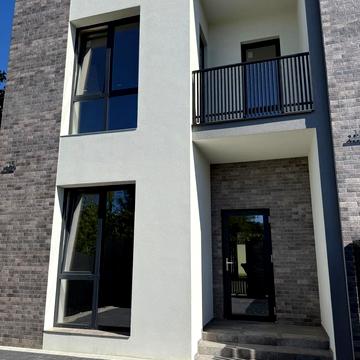 Вишнева вул., 10