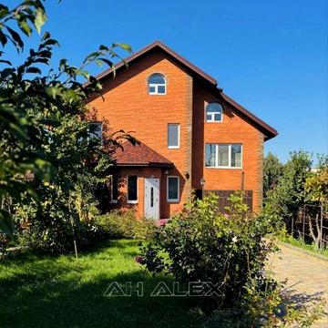 Продам будинок з гаражем