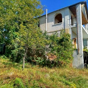 Дачний будинок в мальовничому місці поблизу Києва