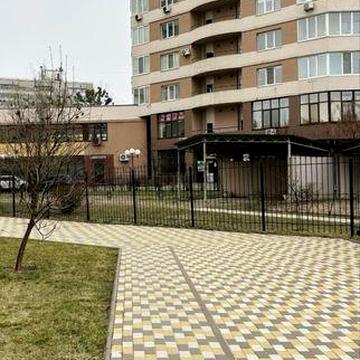 Здам велику 1 кімнатну квартиру,вул.Київська