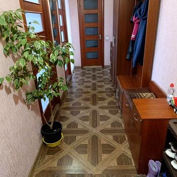 Продам двокімнатну квартиру в центрі міста Лозова