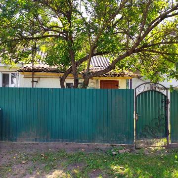 Продається частина будинку барачного типу 30м2, 1 кімнати, центр міст