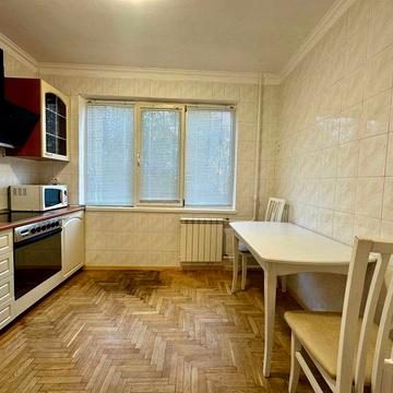 Героїв Дніпра 26, перша здача 2-к квартири, метро Героїв Дніпра 200 м!