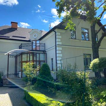 Лугова вул.