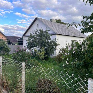Будинок із присадибною ділянкою у с. Верба, Рівненська область