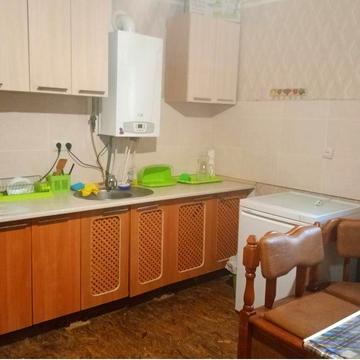Здам в центрі Жмеринки велику 2 кімнатну квартиру 82м/ +закритий двір