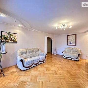 Продаж 2к Квартира Лялі Ратушної вулиця