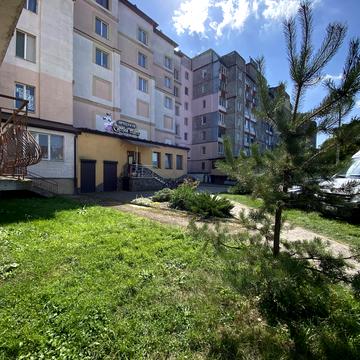 Володимира Івасюка вул., 50б