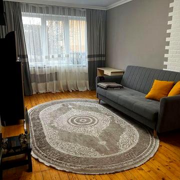 Здається 2-х кімнатна квартира в центрі міста .