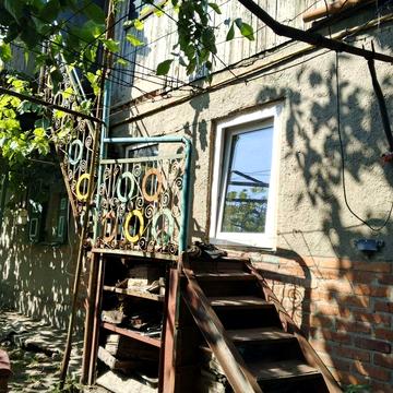 Продаю добротный дом в тихом центре г Мерефа