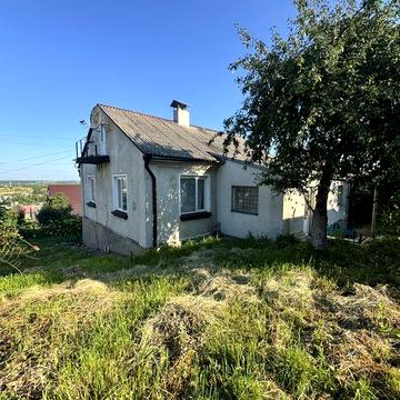 Продам житловий будинок з господарськими будівлями в м.Кременець Терно