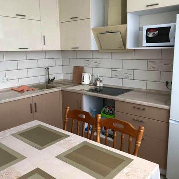 Сдам трехуомнатную квартиру в близи центра Район ЖД вокзала