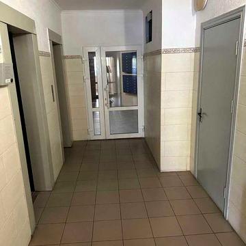 Двухкомнатная Яблонськой  срочно сдам квартиру