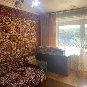 Вул.Шалімова 1. Соломянський р-н. М. Берестейська 10 хвилин. Продаж.