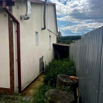 Будинок в селі Воля Якубова