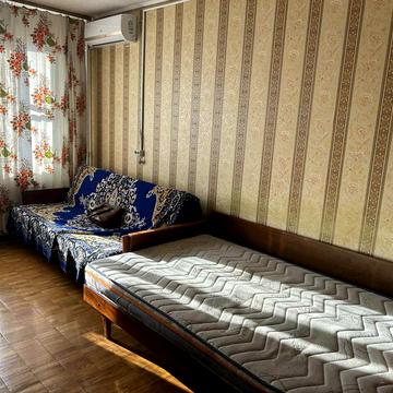 Оболонська пл. (Дружби Народів СРСР), 5