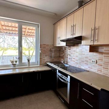 Терміновий продаж! Будинок з ремонтом, є все необхідне для проживання