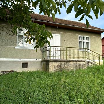 Продається цегляний будинок в с.Станиля