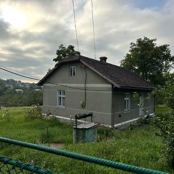 Продається цегляний будинок в с.Станиля