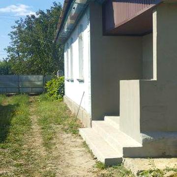 Продам добротний  будинок смт.Сутиски