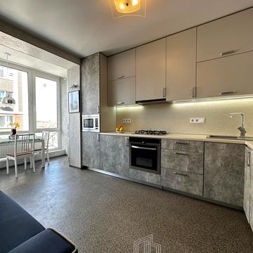 Джерельна вул., 10