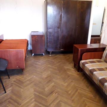 Ореста Левицького вул. (Академіка Курчатова), 19