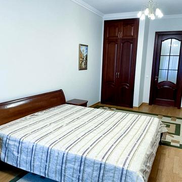 Кловський узвіз, 5